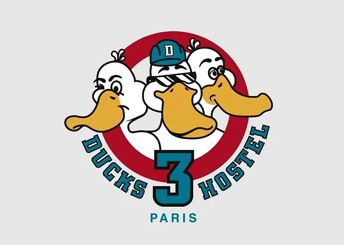 The 3 Ducks Eiffel Tower By Hiphophostels París